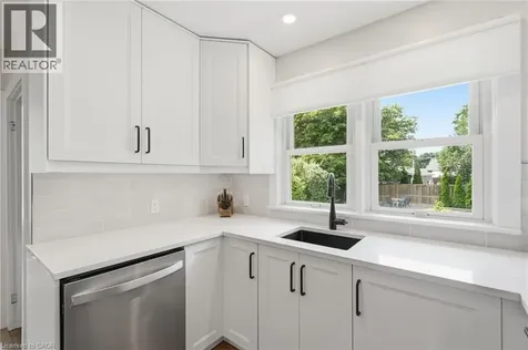 16 Kings Forest Drive Hamilton ON L8T 4J3