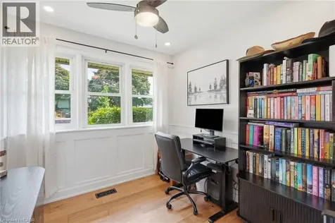 16 Kings Forest Drive Hamilton ON L8T 4J3