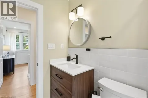 16 Kings Forest Drive Hamilton ON L8T 4J3