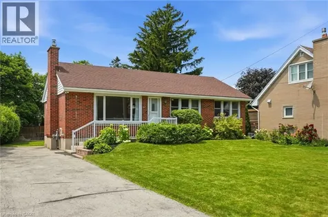 16 Kings Forest Drive Hamilton ON L8T 4J3