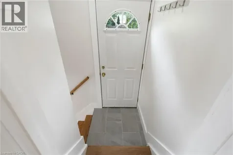 16 Kings Forest Drive Hamilton ON L8T 4J3