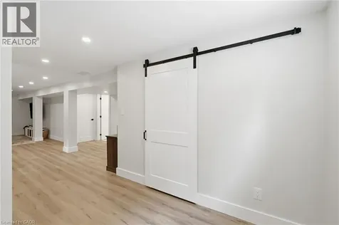 16 Kings Forest Drive Hamilton ON L8T 4J3