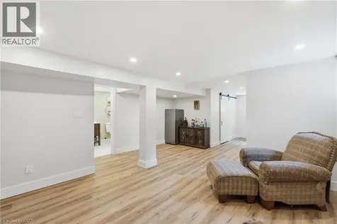16 Kings Forest Drive Hamilton ON L8T 4J3