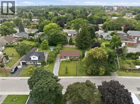 16 Kings Forest Drive Hamilton ON L8T 4J3