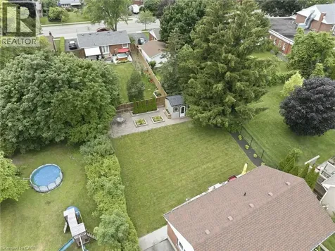 16 Kings Forest Drive Hamilton ON L8T 4J3