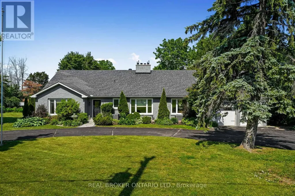 1018 Ward Street East Selwyn ON K0L 1H0
