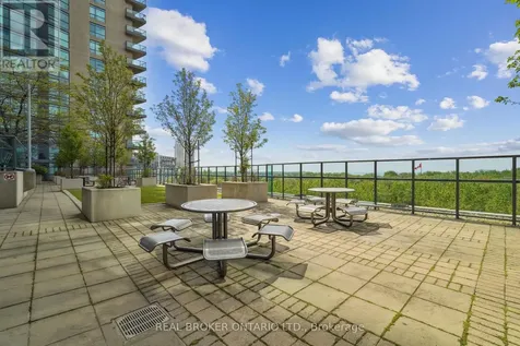 231 Fort York Boulevard Toronto (niagara) ON M5V 1B2