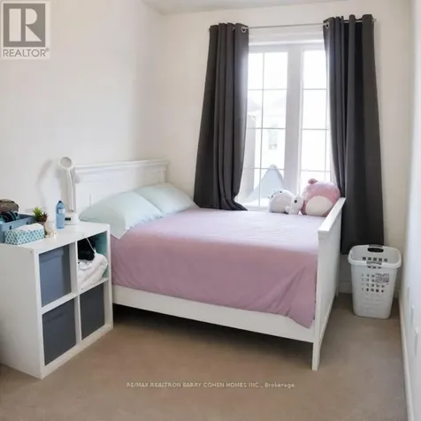 19 Latchford Lane South Richmond Hill (mill Pond) ON L4C 7V6
