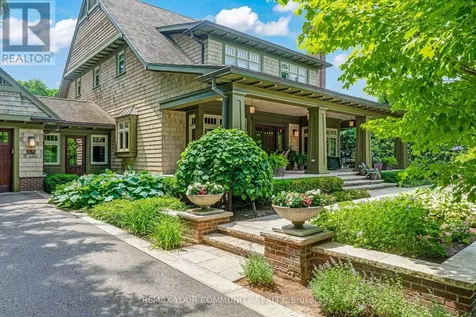 84 Centre Street West Richmond Hill (mill Pond) ON L4C 3P7