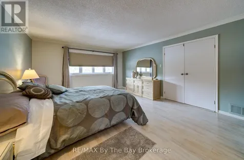 32 Bridlewood Crescent Wasaga Beach ON L9Z 1B4