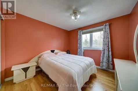 32 Bridlewood Crescent Wasaga Beach ON L9Z 1B4