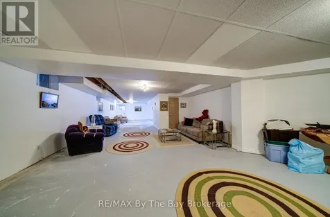 32 Bridlewood Crescent Wasaga Beach ON L9Z 1B4