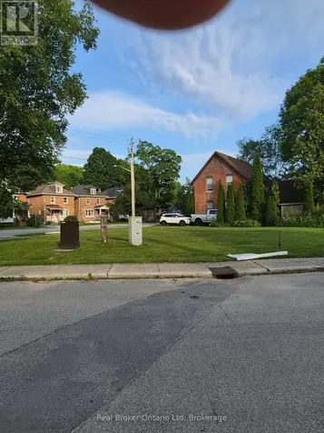 586 & 590 2nd Avenue East Owen Sound ON N4K 2G6