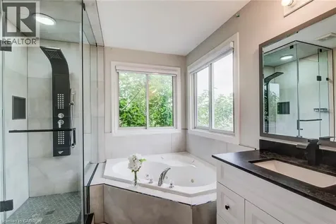 182 Kerwood Drive Cambridge ON N3C 4H7