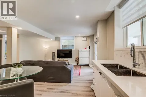 182 Kerwood Drive Cambridge ON N3C 4H7