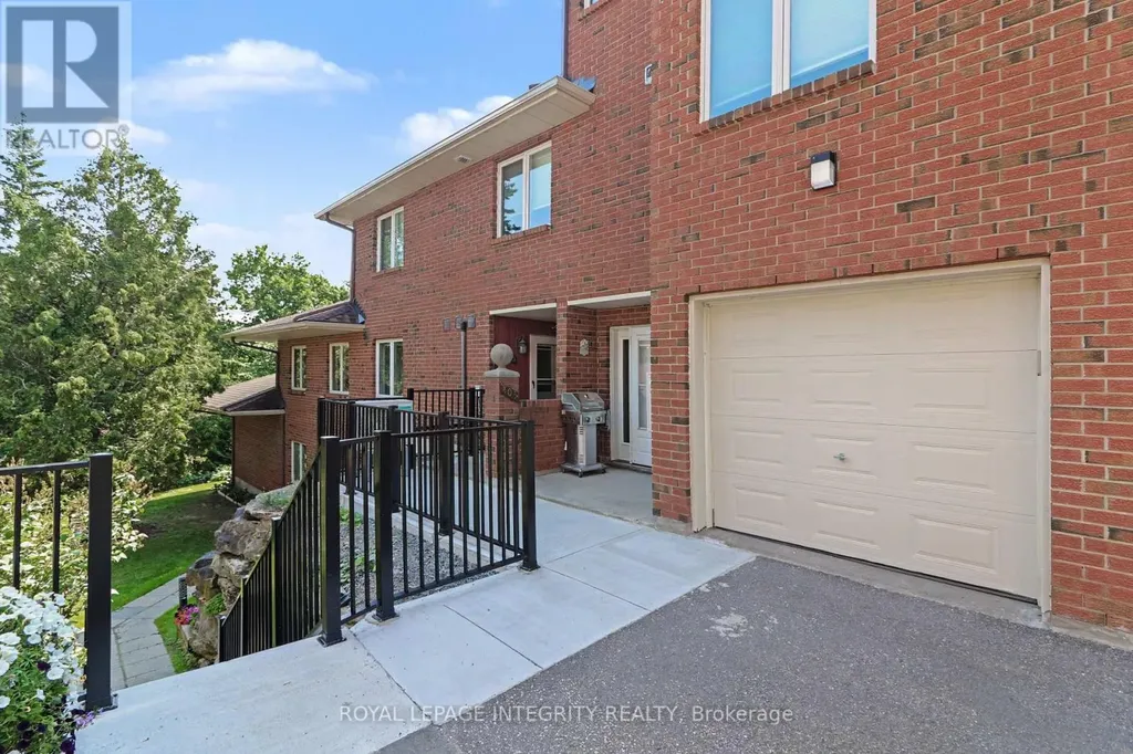 403 Stratas Circuit Ottawa ON K2L 3K6