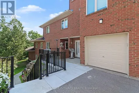 403 Stratas Circuit Ottawa ON K2L 3K6