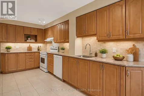 403 Stratas Circuit Ottawa ON K2L 3K6