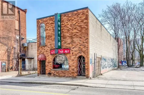 11 Walnut Street South Hamilton (beasley) ON L8N 2K8