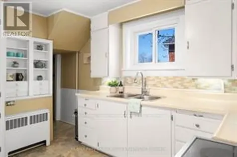 17 Waubeek Street Parry Sound ON P2A 1B8