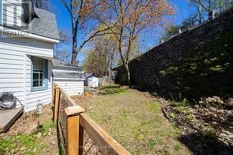 17 Waubeek Street Parry Sound ON P2A 1B8