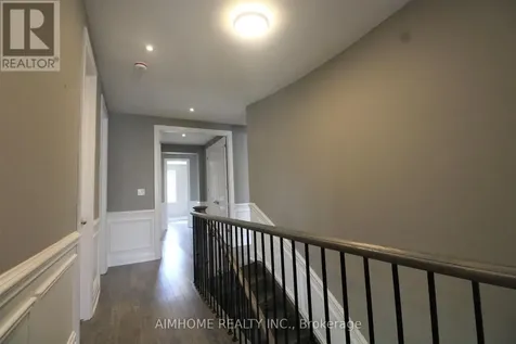 151 Bridgepointe Court Aurora ON L4G 3H8