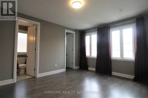 151 Bridgepointe Court Aurora ON L4G 3H8