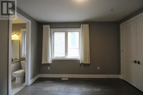 151 Bridgepointe Court Aurora ON L4G 3H8