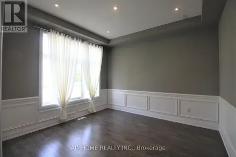 151 Bridgepointe Court Aurora ON L4G 3H8