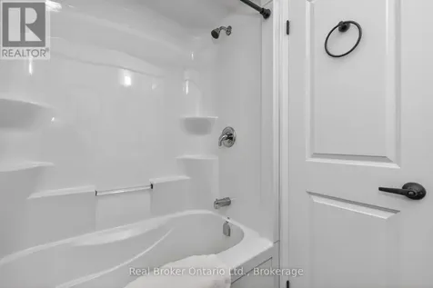 90 14 Corners East Tiny ON L9M 2H7
