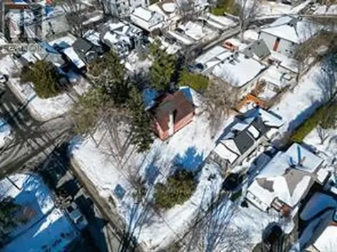 641 Tweedsmuir Avenue Ottawa ON K1Z 5P7