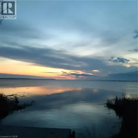 12 Erie Boulevard Long Point ON N0E 1M0