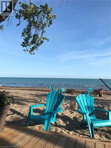 12 Erie Boulevard Long Point ON N0E 1M0