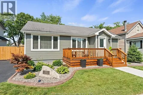 1009 William Street Tecumseh ON N8N 2A5