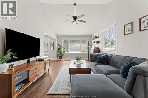 1009 William Street Tecumseh ON N8N 2A5