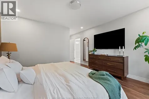 1009 William Street Tecumseh ON N8N 2A5