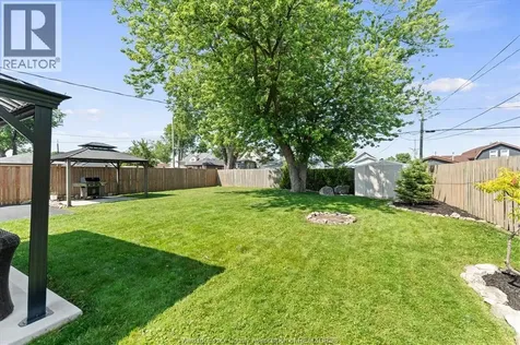 1009 William Street Tecumseh ON N8N 2A5