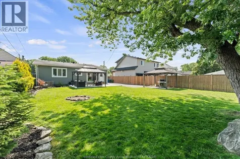 1009 William Street Tecumseh ON N8N 2A5