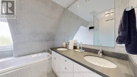 9 Edgedale Road Toronto (north St. James Town) ON M4X 1N5