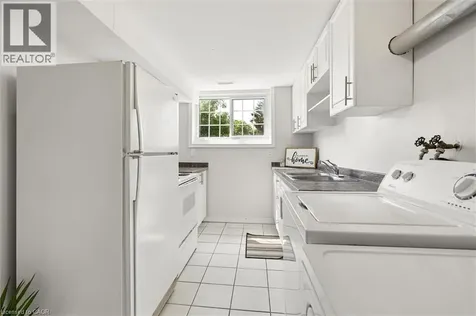 154 Graham Crescent Stratford ON N5A 7G5