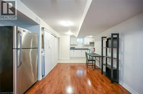 17 West Park Avenue Hamilton ON L3S 3M4