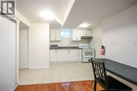 17 West Park Avenue Hamilton ON L3S 3M4