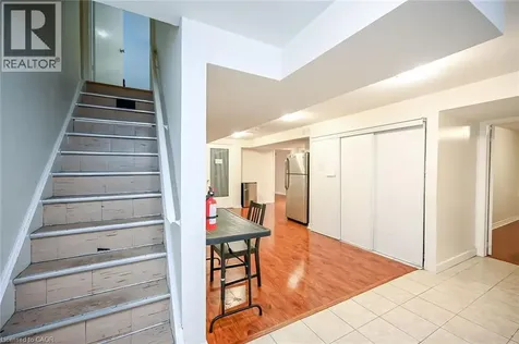 17 West Park Avenue Hamilton ON L3S 3M4