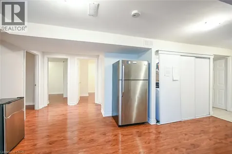 17 West Park Avenue Hamilton ON L3S 3M4