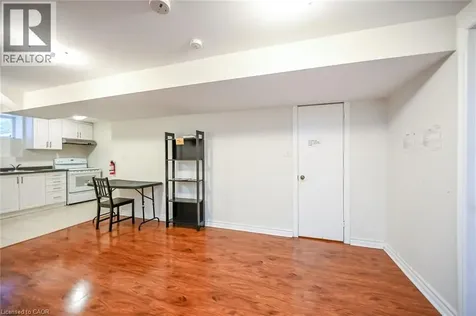 17 West Park Avenue Hamilton ON L3S 3M4