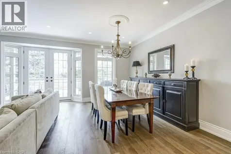 21 Chisholm Street Oakville ON L6K 3W2