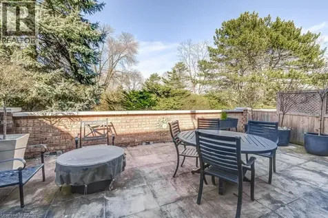21 Chisholm Street Oakville ON L6K 3W2