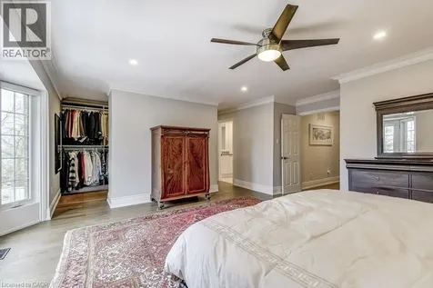 21 Chisholm Street Oakville ON L6K 3W2