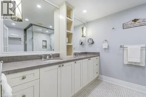 21 Chisholm Street Oakville ON L6K 3W2