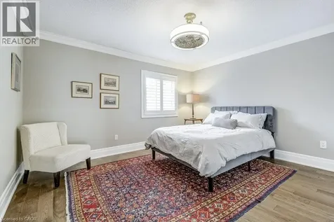 21 Chisholm Street Oakville ON L6K 3W2